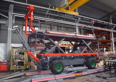 The Sorter PS-5 self-propelled orchard platform.