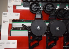 Rollers for sorting apples, citrus and tomatoes.