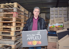 Artur Chojnacki with the Grojecki Owoc box.
