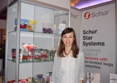 Schur showing the different packaging options at their stand.