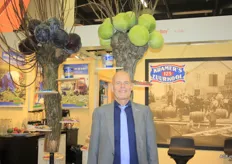 Gerrie Groot of G. Kramer & Sons says, jokingly: “Our cabbages grow on trees.” This company processes cabbage into sauerkraut and two years ago, celebrated its 125th anniversary.