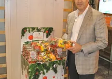 Carlos Visconti from Red Sun Farms promotes the Holiday Packs. It can change for each holiday.