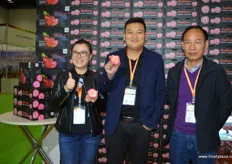Red Love Apples with Yan Wenbao, An Zhenxing and Wang Jie.