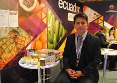Xavier Mejía Román from Organpit, Ecuador. The European season has started now for their yellow pitahaya.
