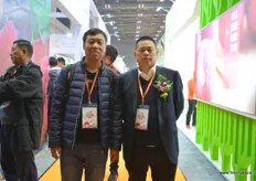 To the right, Liu Wen Hui of Hunan Greenshine Fruit, together with Summer Melon's Sales Manager Fan Zhiqiang.