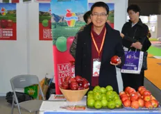 Roger Liu of the Washington Apple Commission in China. Although domestic apple brands are growing in strength, American import apples remain a popular product on the market.