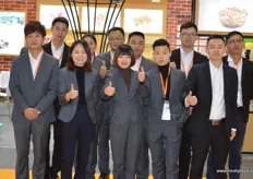 The sales team of Shui Guo Le.