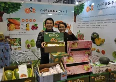Zhang Ri Ping imports citrus and tropical fruit