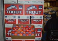 Apples from Chelan Fresh at the Kovacevich store