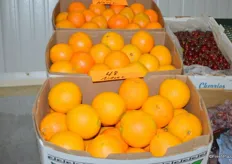 Product count as well as orange variety in the box