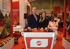 Adam Pajewski and Iwona Wrobel from Rajpol showing their apple tray packaging of 4,6 and 8 apples.