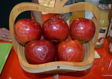 Lasered apples from Polish Fruit Group. The company offers the lasered apples for holidays, such as Valentine´s Day, along with the possibility of marking the apples for events.