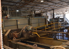 The intake system removes 90% of the dirt from the carrots and is separate to the inner area.