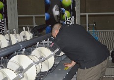 The new Navel packing line is featured with Print on Demand labeling from Hurst International.