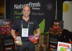 Richie Keirouz with NatureFresh Farms shows TOVs and cherry tomatoes, both grown in Ohio. The tomato crop in Ohio will continue through June and start back up in October. Having production in Ohio in addition to Ontario allow for year-round supplies.