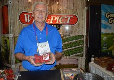 Jim Grabowski with Well Pict shows Florida strawberries