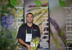 Paul Mortanian with Gourmet Trading Company shows organic asparagus, a new product for the company.