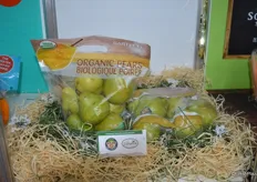 Sbrocco introduces Pouch and Polybags for organic pears and apples. The company's organic pears will be arriving from Argentina and organic apples will be coming from Chile.