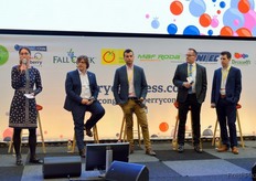(From left to right); Maura Maxwell (EuroFruit), Sergio Sainz (Cuna de Platero), Fernando Zaforas (FNM), Oliver Huesmann (Fruit Consulting) and Emilio Fuertes (Planasa)