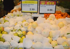 Hon pears and Golden pears on sale and imported from China.