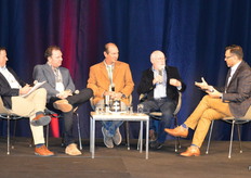 Darren and James were joined by Jimmy Botella - University of Queensland and Julian Cribb – Author & Science Communicator.