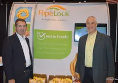 Narciso Vivot and Kevin Frye with AgroFresh proudly stand in front of the 'Say Yes to Fresh' backdrop.