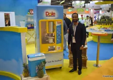 Hassan Jamil from Dole Asia Singapore presents the Pina Bar: a machine that peels and cuts the pineapple within a few seconds