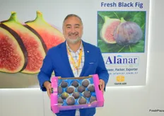 Emrah Ince from Alanar showing figs