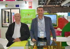 Daniel and Pascal Corbel from Cardell Export. The organic Juliet apple is doing well on the Asian market