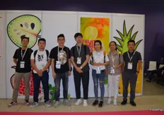 Rabbicca Yeung (third from right) Zhejiang Guming Technology Co., Ltd.'s Global Purchaser and Yuan Wang (third from left) Chairman of the Board from Hangzhou Liveyoung Catering Maangemetn Co., Ltd with their teams.