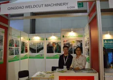 Yamei Cui and colleague from Kai Xiang Machinery.
