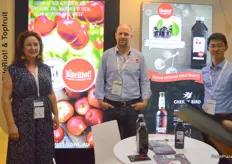 Fiona Hall, Ben Harris and Vincent Chan at Bite Riot. The Australian cherry now has access to protocol markets so there is a big push into China.