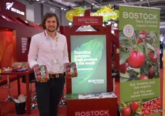 Gus Ross from Bostock New Zealand with organic apples.