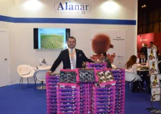 Yigit Gokyigit is Alanar's marketing Manager and was proud to present Turkey's figs along with the company's pomegranates.