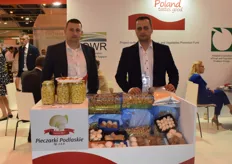 On the left is Marek Smuniewski and on the right is Antoni SKrajny. They displayed their mushrooms from Poland for Pieczarki Podlaskie.