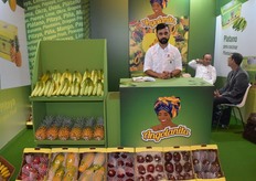 On the left is Marek Smuniewski and on the right is Antoni SKrajny. They displayed their mushrooms from Poland for Pieczarki Podlaskie.