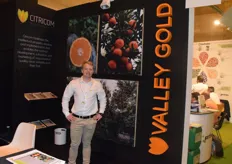 JP Barnard is the sales manager for Citricom. They were promoting their new citrus variety Valley Gold.