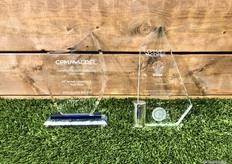 EarthFresh took home no less than two awards. For the second year in a row the company won the Best Island Booth award. In addition, EarthFresh received the Fresh Health award for promoting the Half Your Plate campaign. The Half Your Plate logo can be found on all of the company’s packaging.