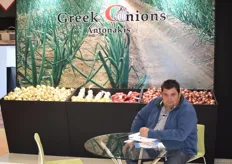 Panagiotis Antonakis of Greek Onions. As the company name suggests, they are specialized in onions. A few Dutch traders happened to show up at the stand just after this picture was taken.