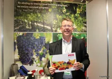 Mark Bradnum in representation of Pico Group, one of Egyptian producing end exporting companies. The product range includes strawberries, table grapes, stone fruit, avocados, citrus, mangoes, dates, blackberries, raspberries and bananas.