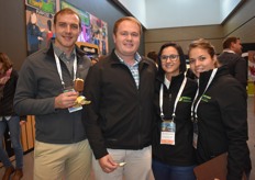 Lemmer Human and Manie Potgieter (ZZ2) with Wilene Burger and Melissa da Costa (Federated Farmers).