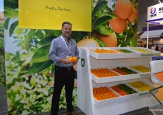 Gerhard Leodotter at the Wonderful Citrus stand.