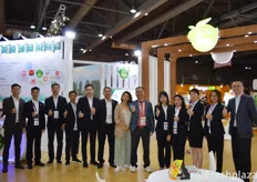 The whole team of Guangzhou Zhanhui Trade Co., Ltd. Their main focus is importing fruits from Thailand (durian, longan and mangosteen), Vietnam (dragon fruit and durian), Australia, America and Chile.