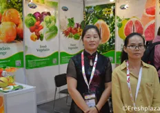 Cai Youcai and Maggie Huang from Zhangpu Yicai Fruit&Vegetable Co.,Ltd. They are specialized in fresh fruit & vegetable of plantation, processing,harvest, storage and export. Main products are pomelo, mandarin, orange, carrots and cabbage.
