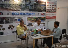Boix Machinery team in meeting with a client. This Spanish company has its own office in China and is focused on providing the best packaging solutions.