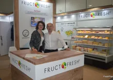 Anna Suchowacka, sales manager of Fruct Fresh and CEO Cezary Zwoisnki. They showcased their fresh cut fruits.