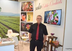 Assaf Adar from Sole promotes the deible flowers and for the second year Orchid flowers