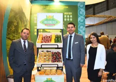Gilbert Reyes, Luis Alberto Reyes, and Andrea Catalina Tapias of Frutireyes. After years of growth, the company noticed that the demand for physalis is Europe stabilized in the past 2-3 years.