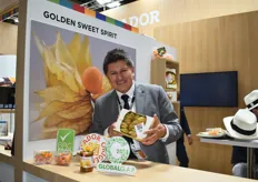 Dennis Brito Madrid, CEO of Golden Sweet Spirit. The company presents their goldenberries in two main formats: one in a carboard box with their leaves on, which extends shelf-life, and peeled in a clamshell for consumer convenience. They have just begun exporting to the U.S. market at the end of 2019.