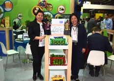 Ana Lucía Martínez Meléndez and Judith Quevedo Ramos of Ixin Quesal. The company works with Mexican and Persian limes, as well as dried limes.